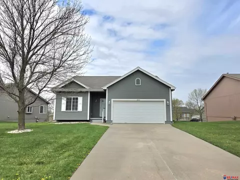 10606 S 25 Ave, Bellevue, NE 68123
