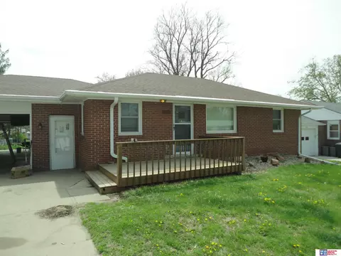 6345 Knox St, Lincoln, NE 68507
