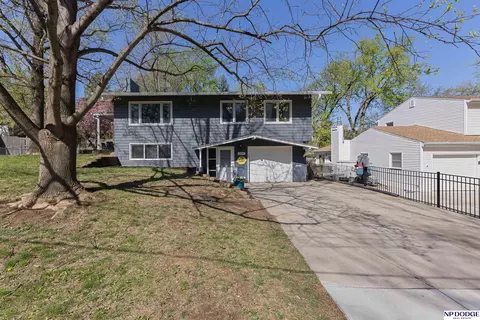 1310 Freeman Dr, Bellevue, NE 68005