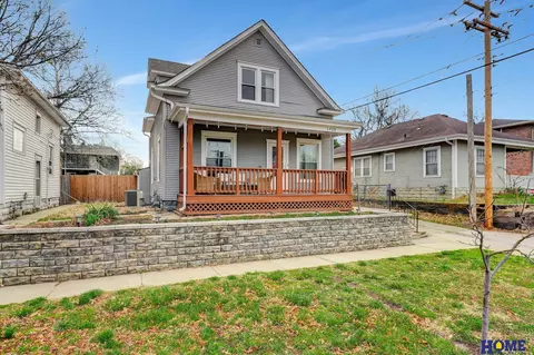 1420 S 12th St, Lincoln, NE 68502