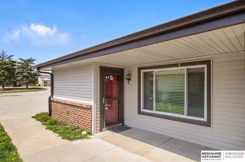 5428 Enterprise Dr #908, Lincoln, NE 68521