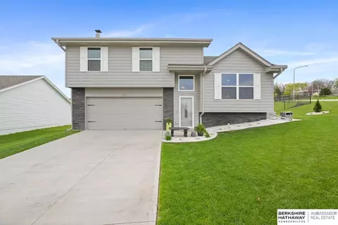 1445 Poulson Dr, Blair, NE 68008