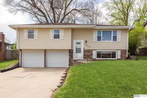 14935 M St, Omaha, NE 68137