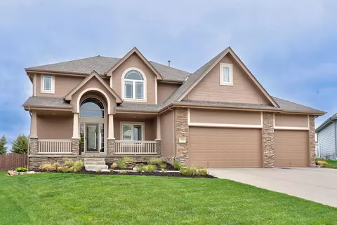 16218 Curtis Cir, Omaha, NE 68116