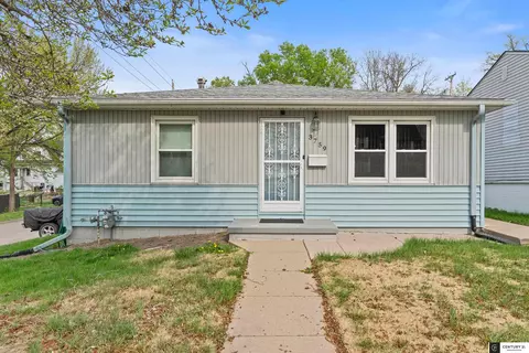 3759 N 41st St, Omaha, NE 68111