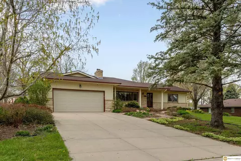 1610 Pine Rd, Omaha, NE 68144