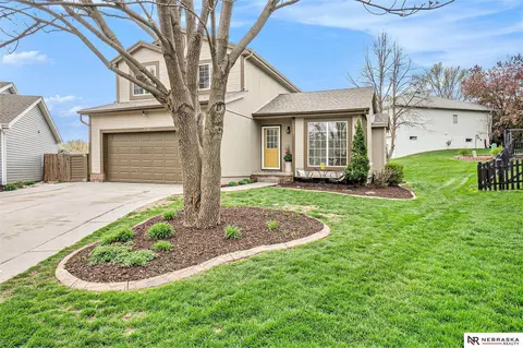 17821 Jacobs Cir, Omaha, NE 68135