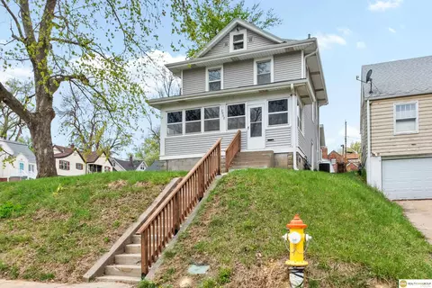 2902 N 49th St, Omaha, NE 68104