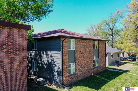 4915 Walker Ave, Lincoln, NE 68504