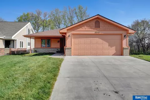 3040 Stephanos Dr, Lincoln, NE 68516