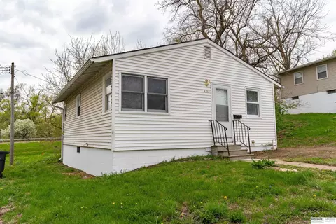 4393 Laurel Ave, Omaha, NE 68111