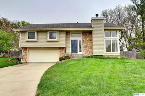 1106 Rebecca Ct, Bellevue, NE 68123