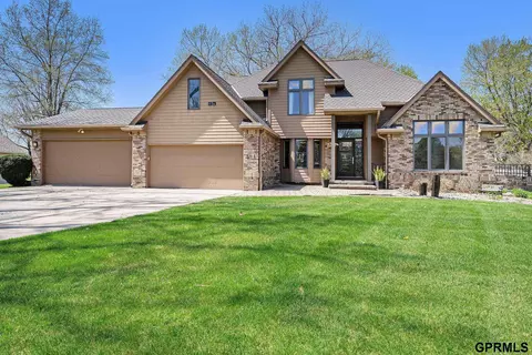 504 S 211 St, Elkhorn, NE 68022