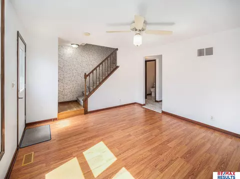 7006 Shamrock Rd, Lincoln, NE 68506