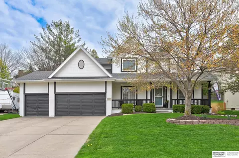 417 N 163rd St, Omaha, NE 68118