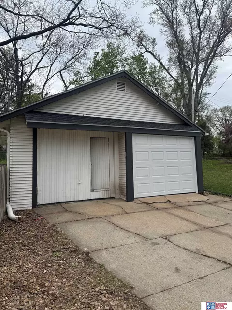 Exterior - 906 N 6th St, Beatrice, NE 68310 photo 1 of 1