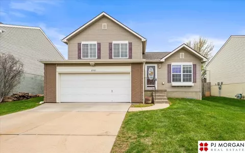 10913 Potter St, Omaha, NE 68142