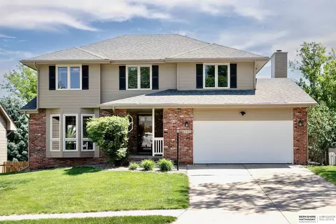 6527 N 106th St, Omaha, NE 68122