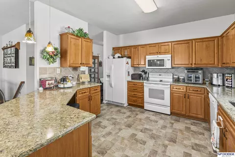5041 S 190th St, Omaha, NE 68135