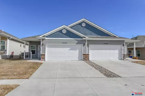 2868 Wagon Dr, Lincoln, NE 68507