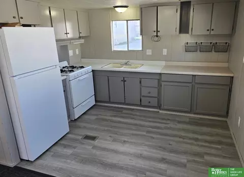 135 Maple St #11, Springfield, NE 68059 photo 2