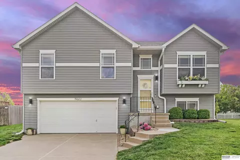19602 W St, Omaha, NE 68135