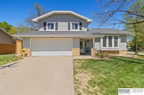 15306 Allan Dr, Omaha, NE 68137