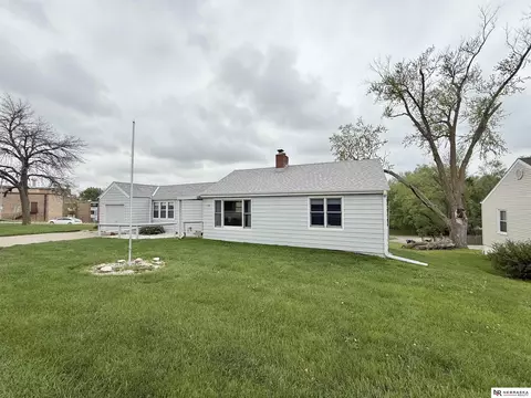 7505 Military Ave, Omaha, NE 68134