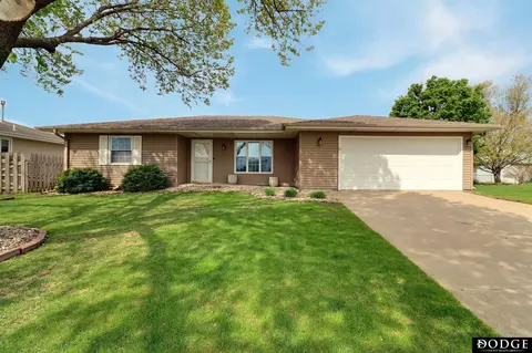 2210 Jean Dr, Fremont, NE 68025