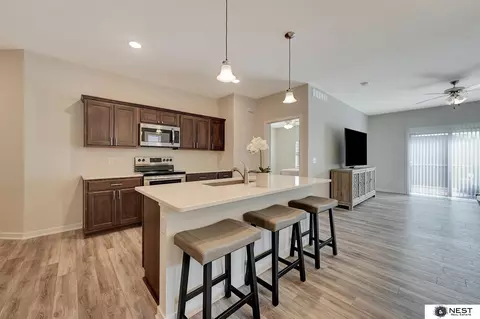 6130 S 87th St, Lincoln, NE 68526