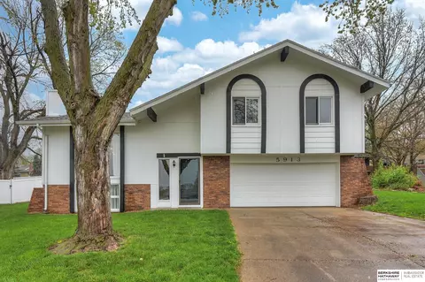 5913 N 110th Cir, Omaha, NE 68164