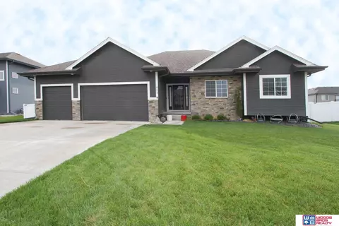 121 N 32nd St, Ashland, NE 68003