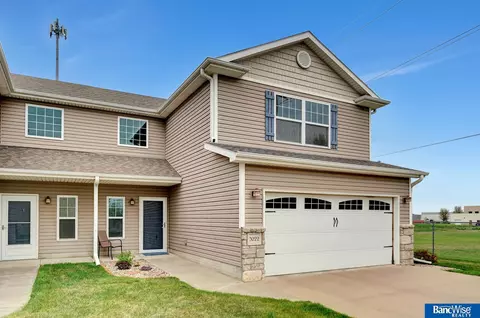 3222 King Ridge Blvd, Lincoln, NE 68504