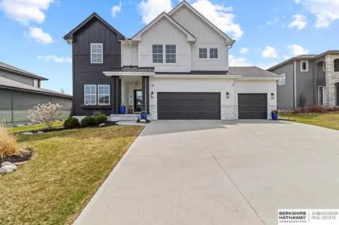 16215 Reynolds St, Bennington, NE 68007
