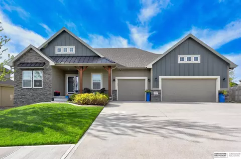 18809 Boyd St, Elkhorn, NE 68022
