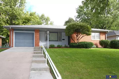 3420 Hillside St, Lincoln, NE 68506