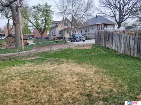 Exterior - 180 E Moffitt St, Seward, NE 68434 photo 3 of 4