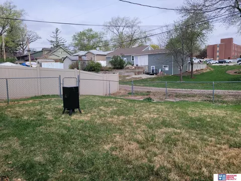 Exterior - 180 E Moffitt St, Seward, NE 68434 photo 2 of 4