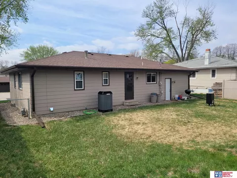 Exterior - 180 E Moffitt St, Seward, NE 68434 photo 4 of 4