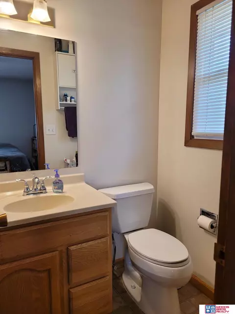 Bath - 180 E Moffitt St, Seward, NE 68434 photo 1 of 3