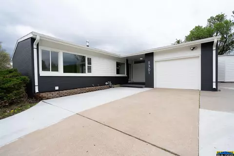 5301 W Superior St, Lincoln, NE 68524
