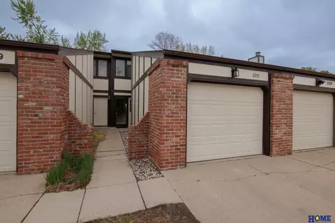 2215 SW 18th St, Lincoln, NE 68522
