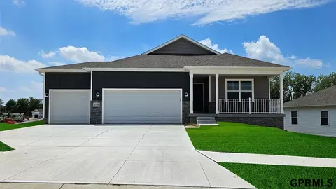 17013 Reynolds St, Bennington, NE 68007