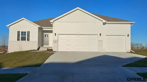 17025 Reynolds St, Bennington, NE 68007