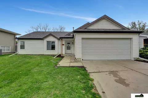 1740 SW 21st St, Lincoln, NE 68522