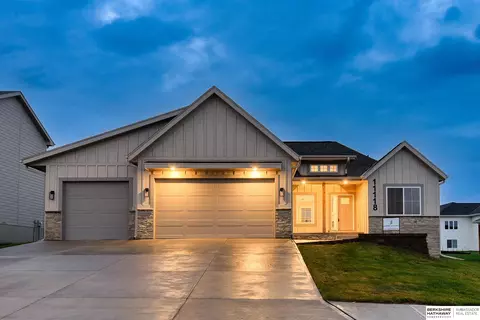 11118 N 161st St, Bennington, NE 68007