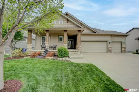 9322 Garland St, Lincoln, NE 68505