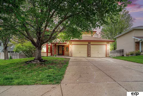 9416 Drexel St, Omaha, NE 68127
