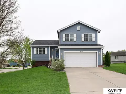 2903 Yorktown St, Bellevue, NE 68123