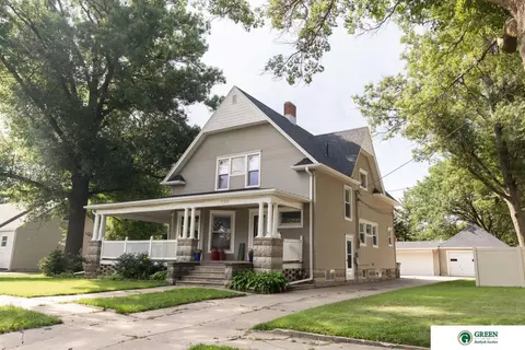 650 E 9th St, York, NE 68467
